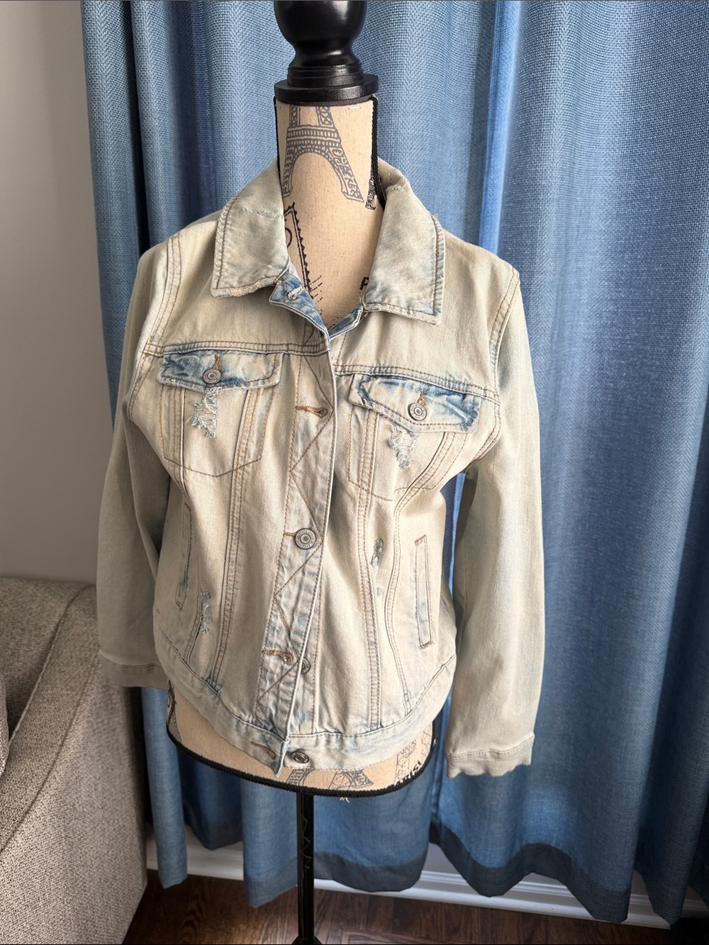 Mudd Distressed Denim Jean Jacket Women’s Size Large Blue Jean Jacket Y2K Style